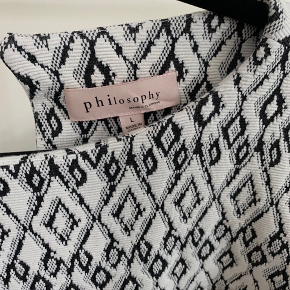 Black and White Short Sleeve Box-y Top - Picture 3 of 3